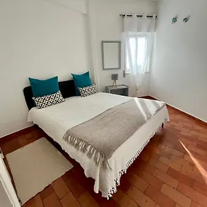 sea-light-apartment-vista-mar-luz-lagos.hotelaalgarve.com/